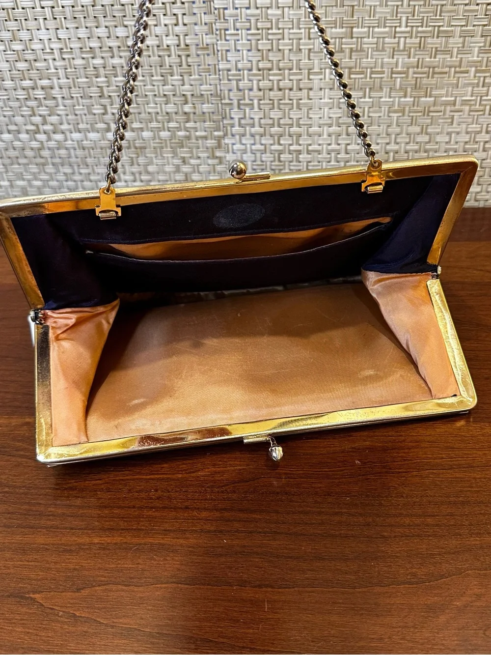 VTG 1950s-60s Andé White Faux Leather Clutch Kiss Lock Mid Century Evening Bag